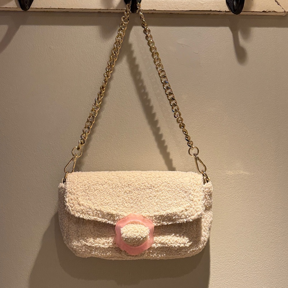 Chic Cream Sherpa Shoulder Bag with Pink Accent